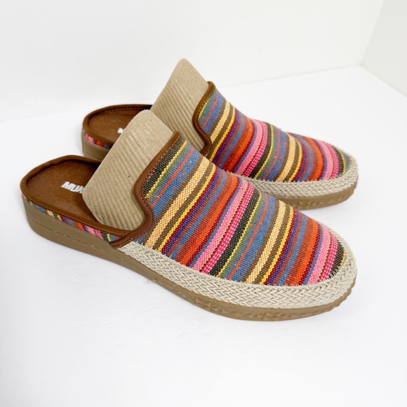 Muk Luks Shoes - Muk Luks Street Brooklyn Highyway Clogs Espadrille Mules Womens 10 Slip On Shoes